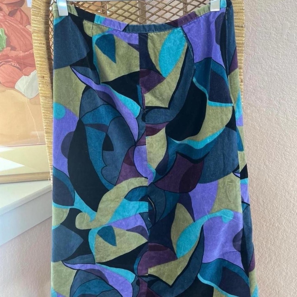 Multicolor Abstract Patterned Skirt - Picture 2 of 8